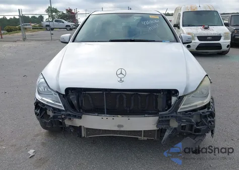 2014 Mercedes-Benz C 300 Luxury 4Matic/Sport 4Matic z USA, uszkodzony, nr VIN WDDGF8AB6EG188507